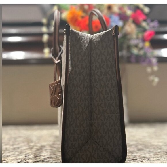 Michael Kors Tote - Picture 11 of 12